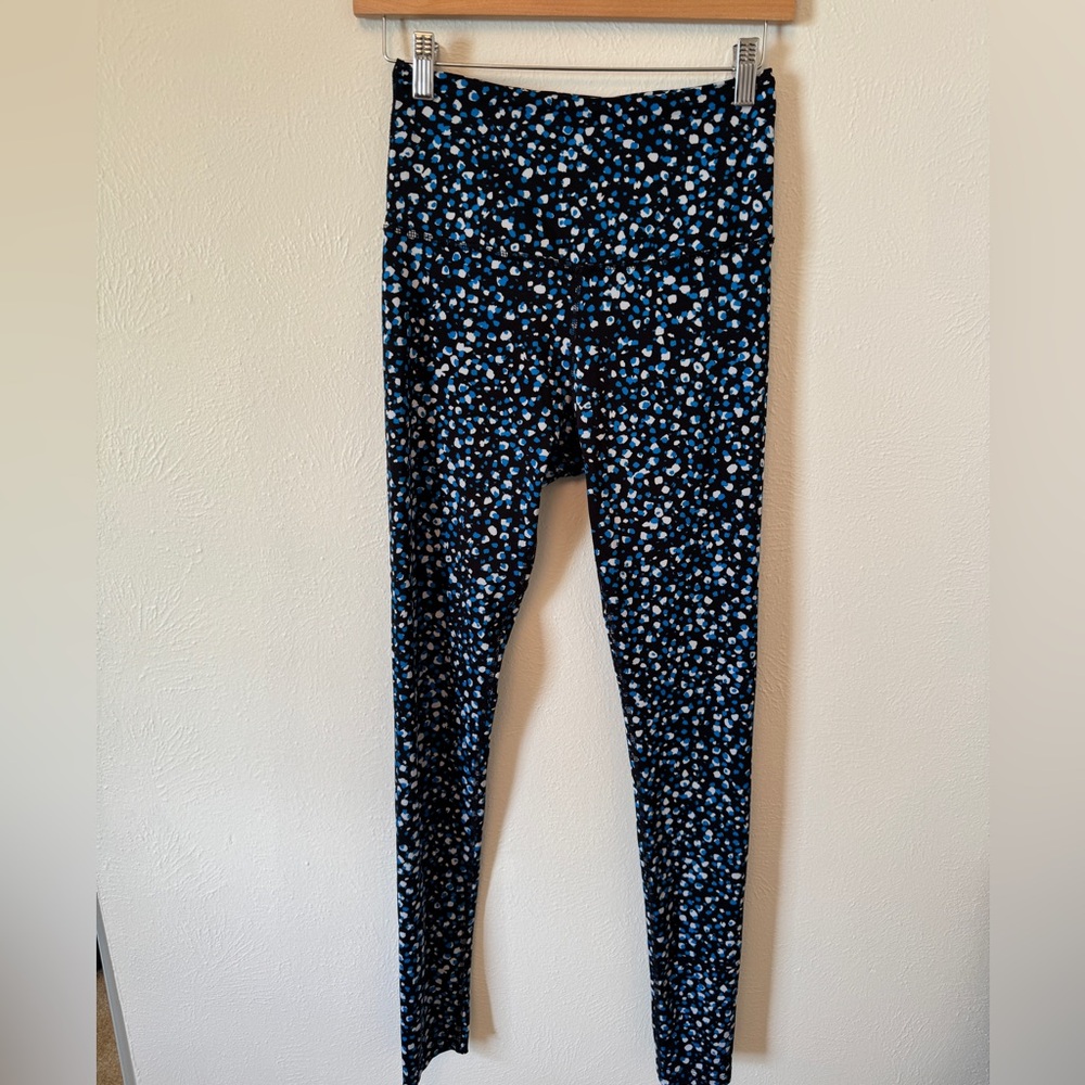 Beyond Yoga Blue and White Leggings with High Waist